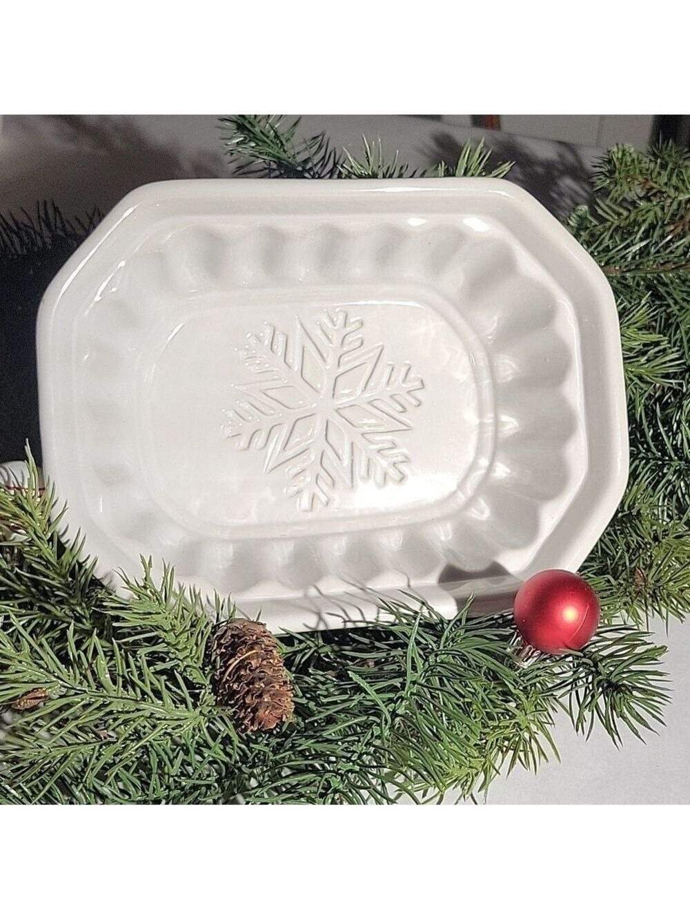 Crate & Barrel Winter Snowflake Ceramic Loaf Cake Pan Molded Gelatin Dish